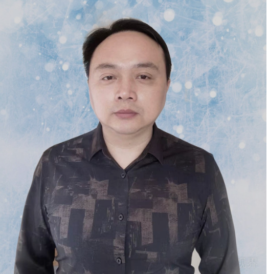 副會(huì)長(zhǎng) 楊成 湖北道昌順建設(shè)有限公司 總經(jīng)理